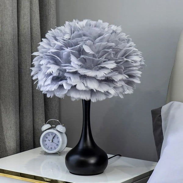 Lampe à Plume – Luminaire Décoratif Élégant