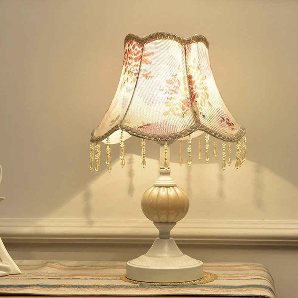 Lampe de Chevet Vintage en Métal et Tissu – Style Ancien