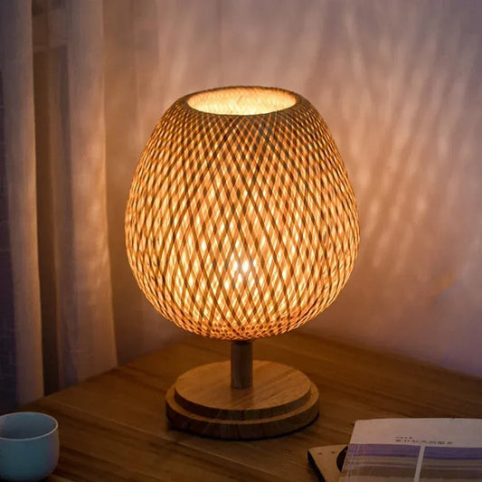 Lampe de Chevet en Rotin Tissé à la Main – Style Bohème