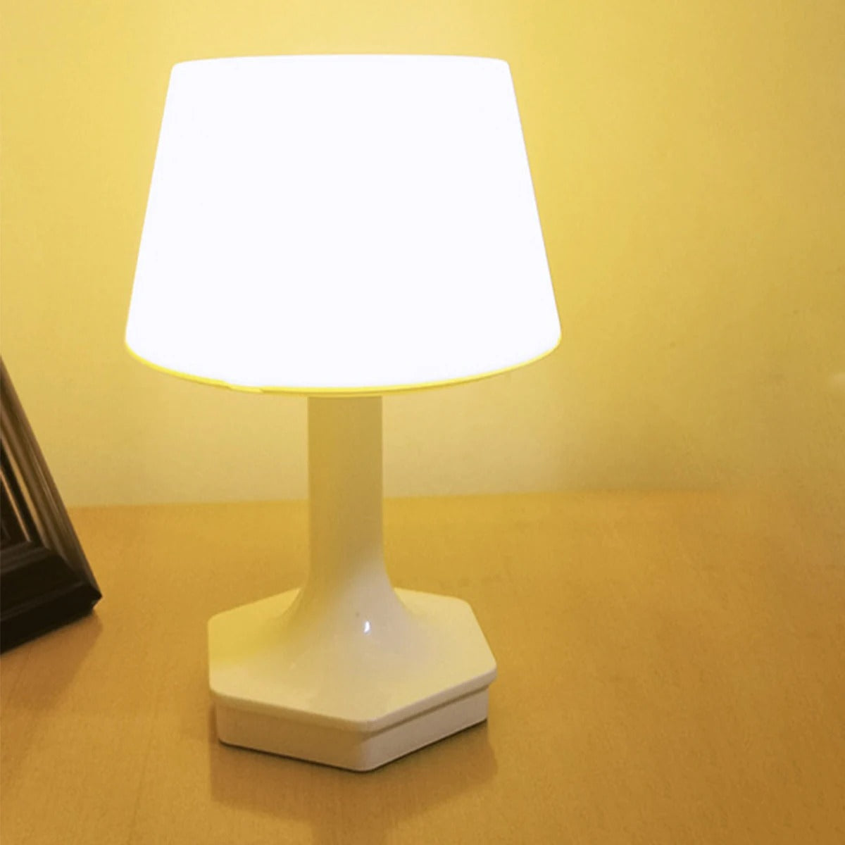 Lampe de chevet veilleuse rechargeable – Design épuré