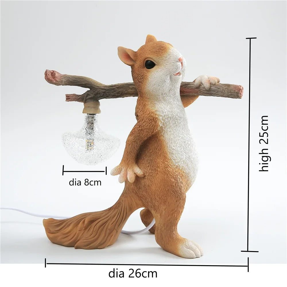 Lampe Écureuil en Résine – Déco Nature Originale