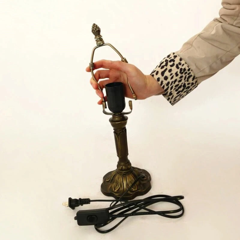 Lampe Tiffany Orchidée en Vitrail – Artisanat Floral