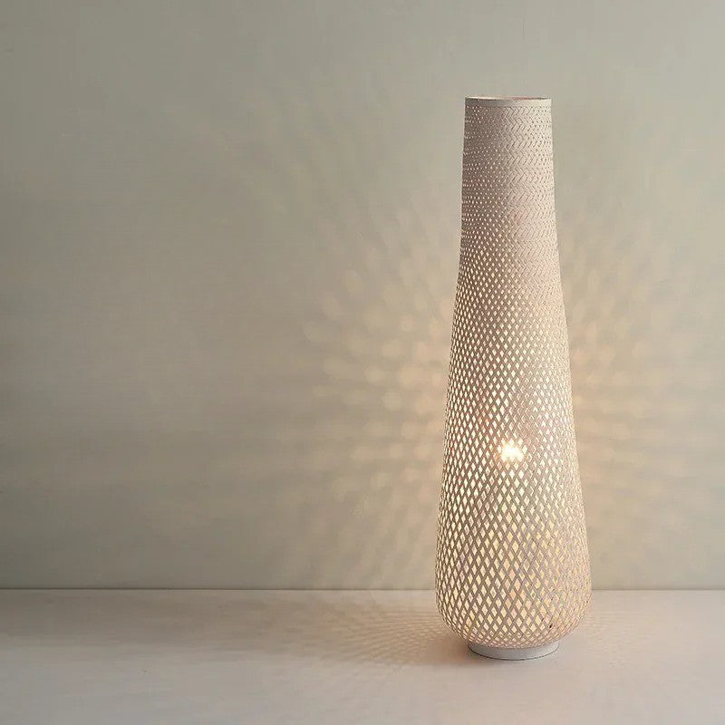 Lampadaire en Bambou – Lumière Naturelle et Ambiance Zen