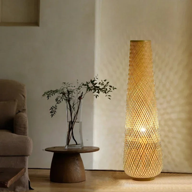 Lampadaire en Bambou – Lumière Naturelle et Ambiance Zen