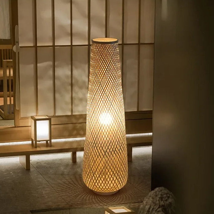 Lampadaire en Bambou – Lumière Naturelle et Ambiance Zen