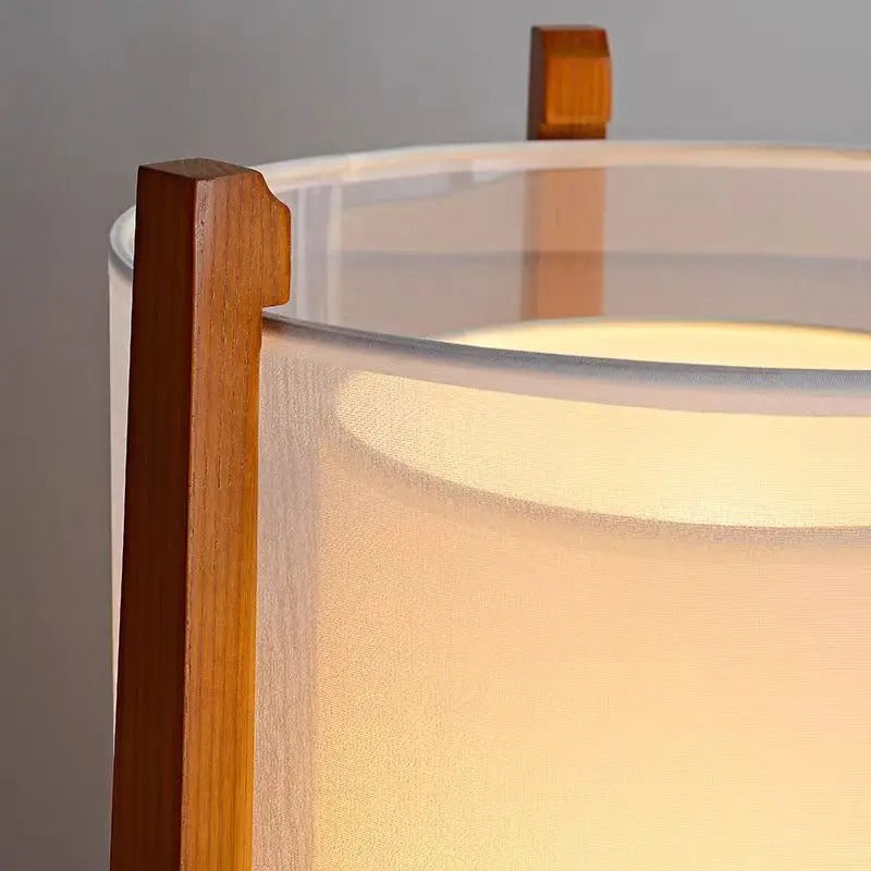 Lampadaire en Bois au Abat-jour Cylindrique Textile