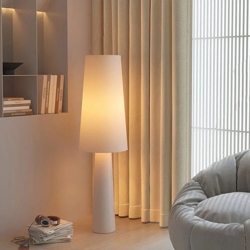 Lampadaire Design pour Salon – Élégance Épurée