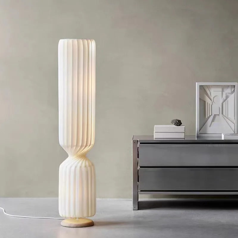Lampadaire Design Tissu Plissé – Éclairage Sculptural