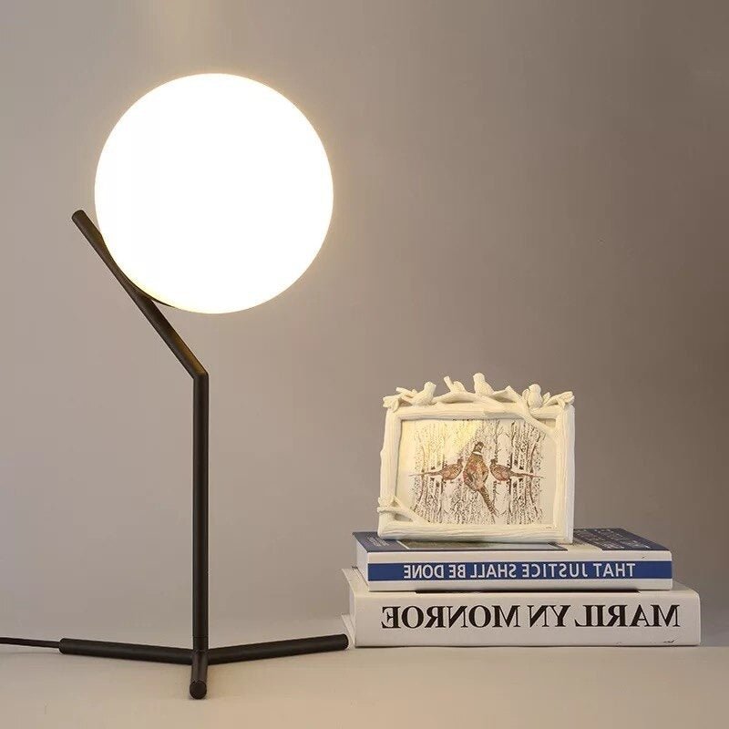 Lampe Boule à Poser Design – Métal et Verre Opalin