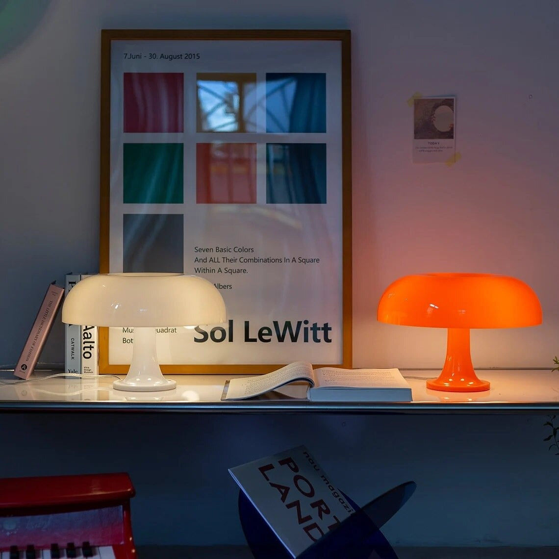 Lampe de Chevet Champignon en PVC – Orange ou Blanc