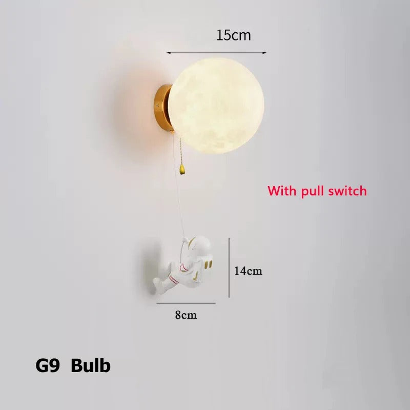 Lampe Murale Astronaute avec Globe Lunaire