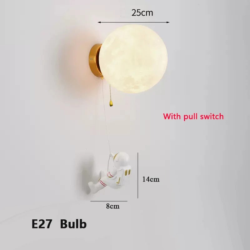 Lampe Murale Astronaute avec Globe Lunaire