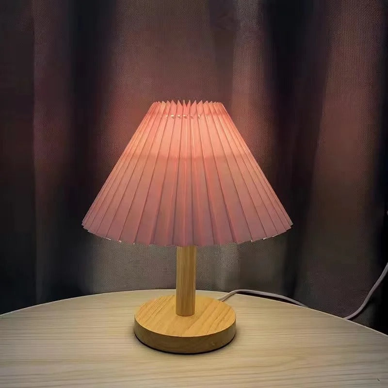 Lampe de chevet en bois et abat-jour tissu plissé