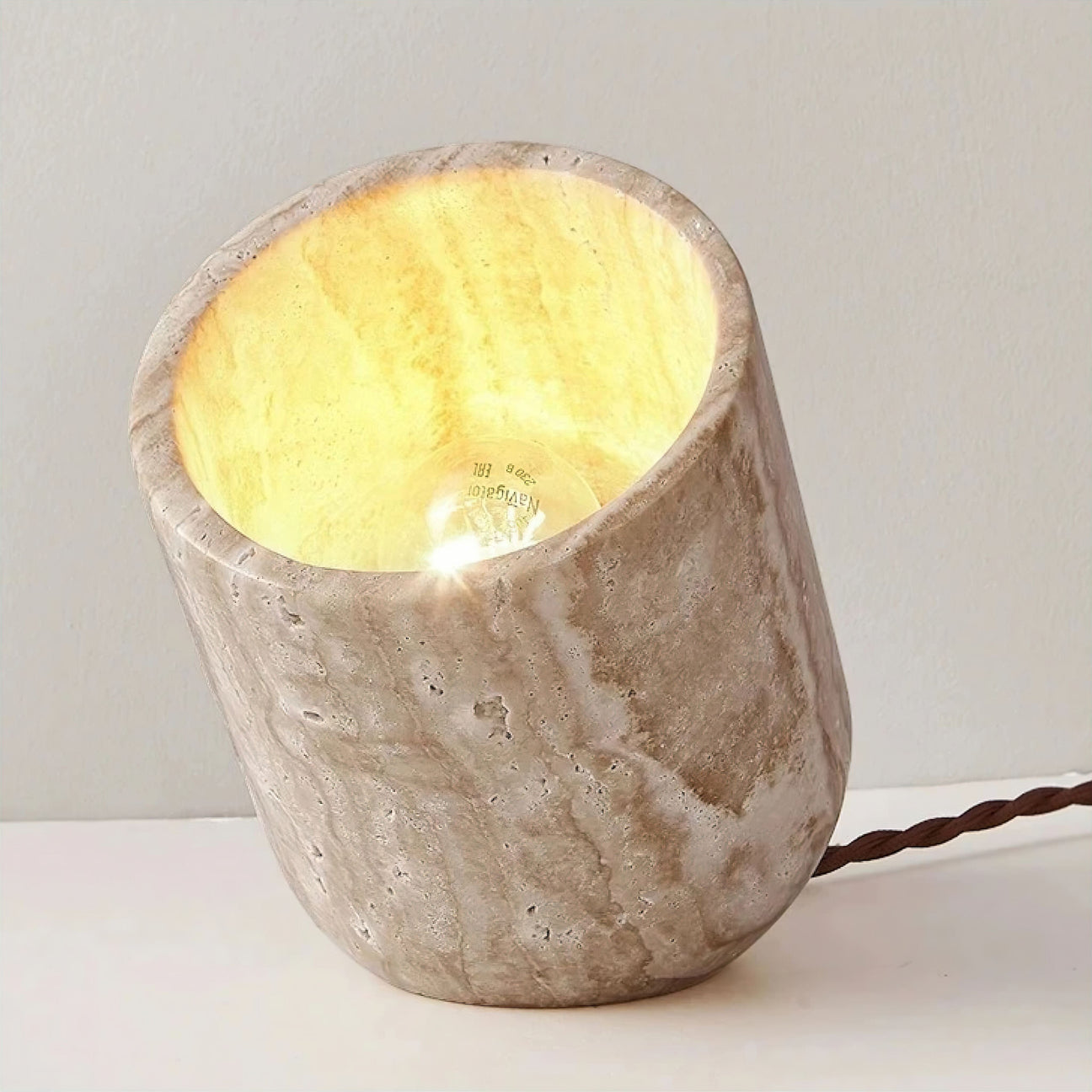 Lampe de chevet en travertin naturel et verre