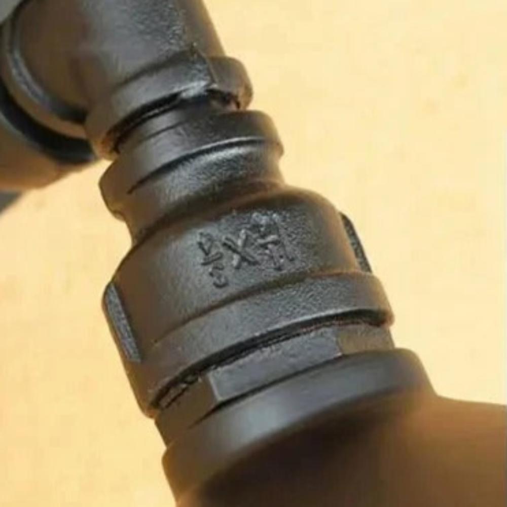 Lampe de Chevet Industrielle en Fer Forgé et Bois
