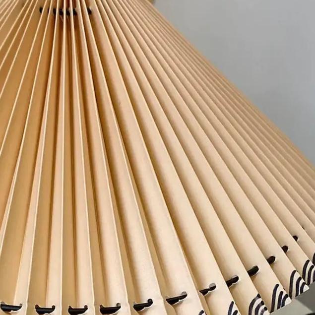 Lampe Japonaise sur Pied en Bois et Tissu