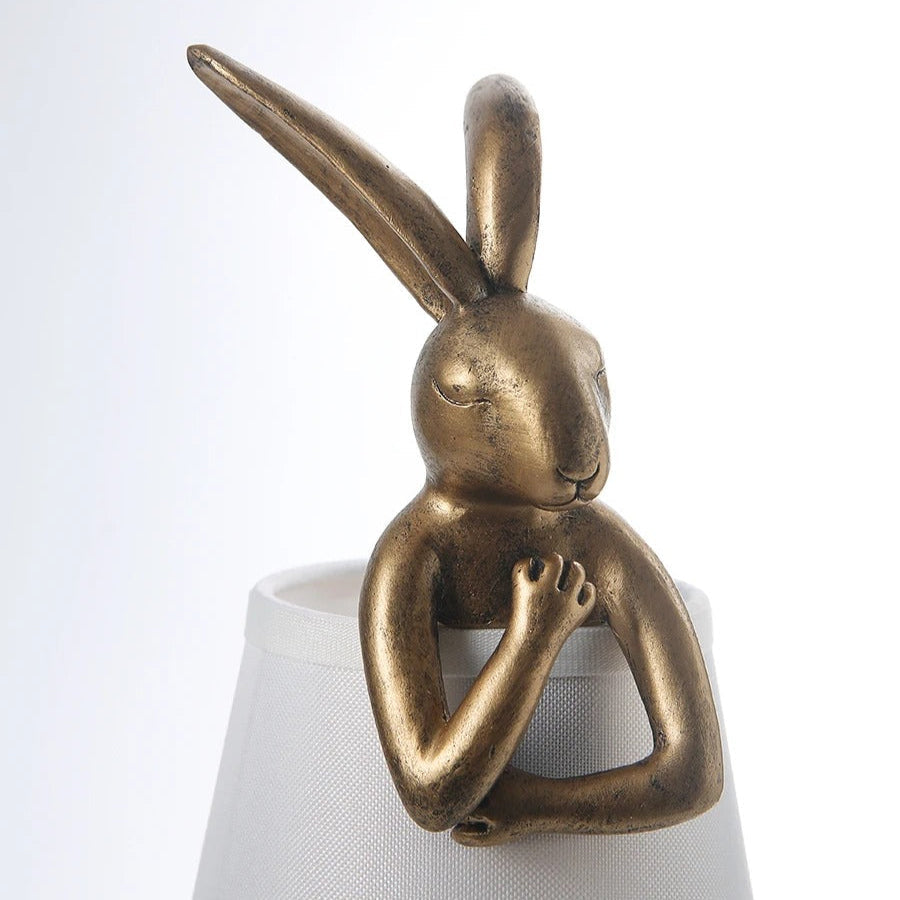 Lampe de chevet lapin en résine dorée avec abat-jour
