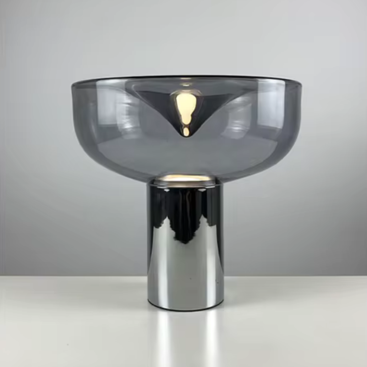 Lampe de chevet design en métal et pierre de verre