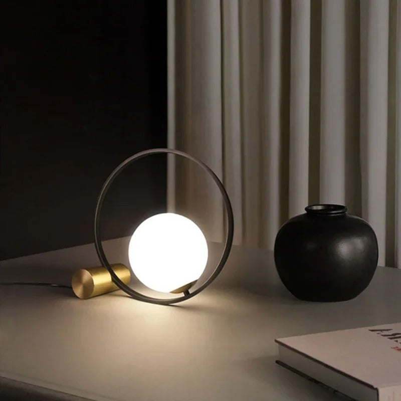 Lampe de chevet minimaliste en métal et verre