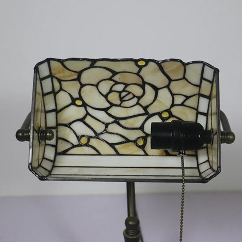 Lampe Tiffany Rose Antique – Vitrail Floral Crème et Or