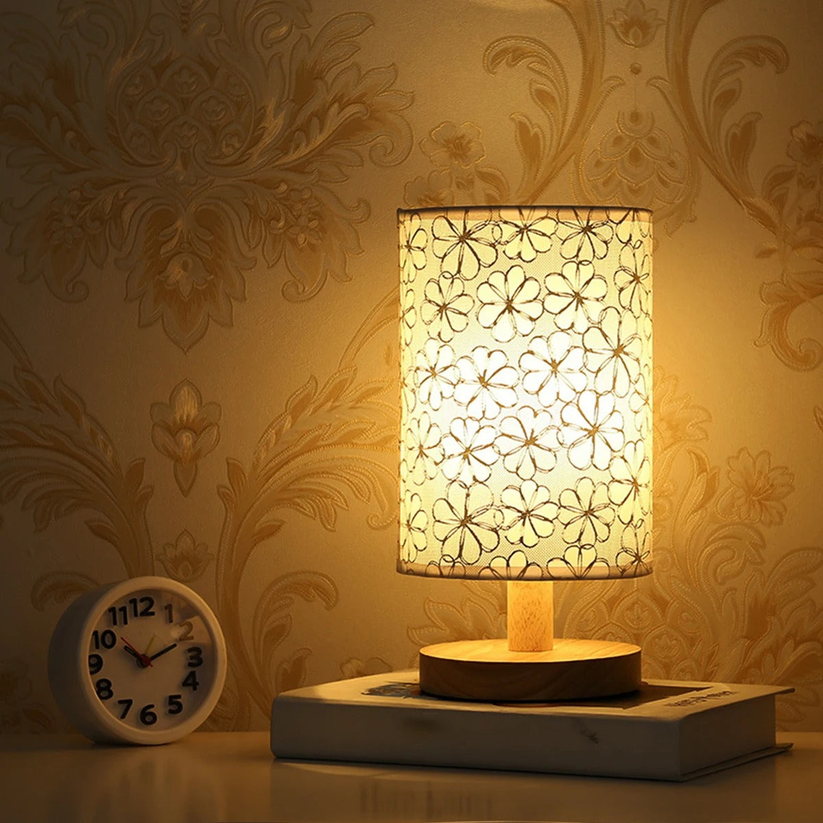 Lampe de Chevet en Bois et Lin – Design Naturel