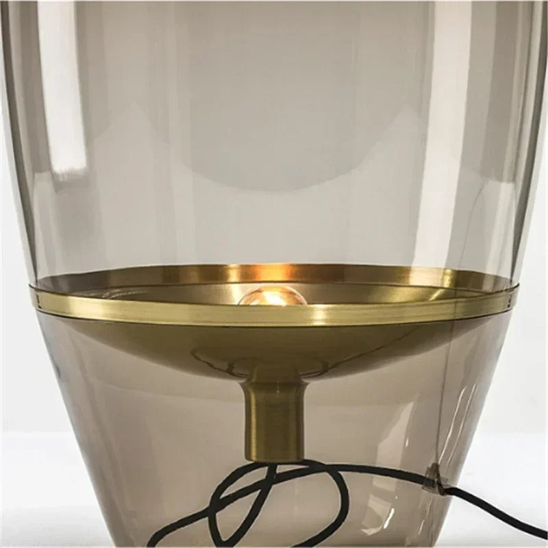 Lampe de Chevet en Verre et Fer – Élégance et Lumière