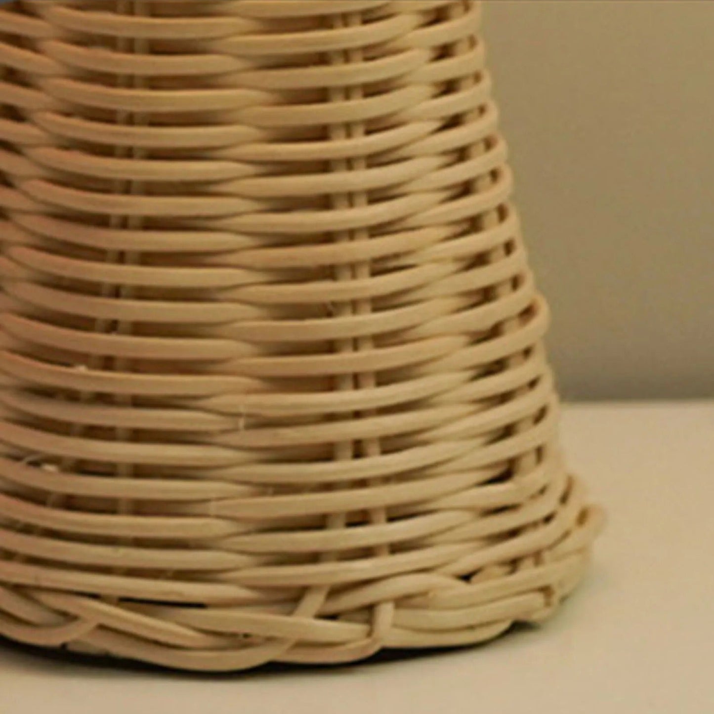 Lampe de Chevet en Rotin et Tissu – Style Naturel