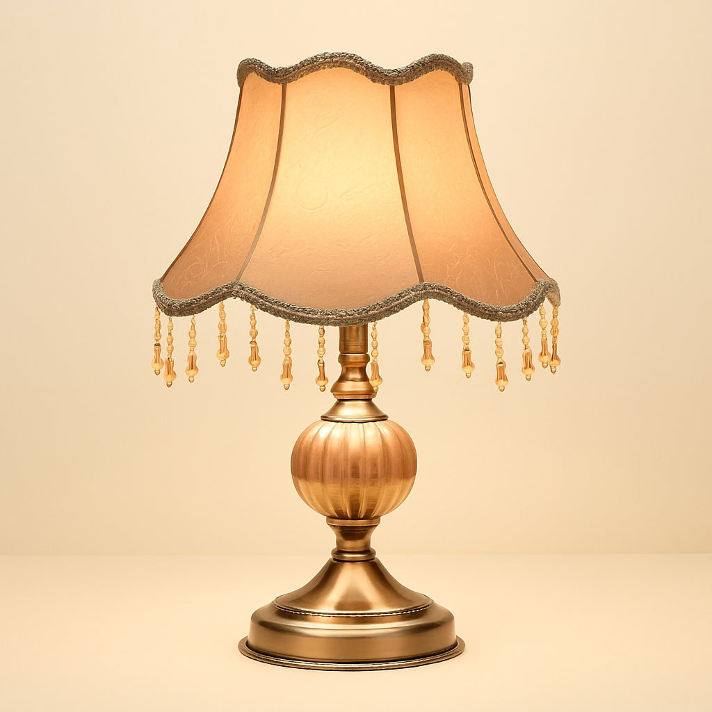 Lampe de Chevet Vintage en Métal et Tissu – Style Ancien
