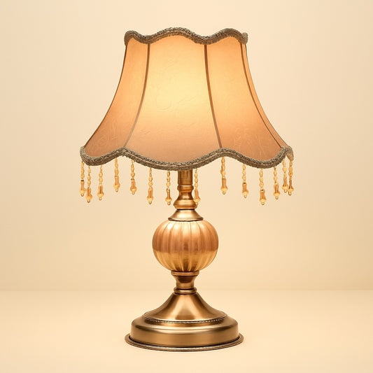 Lampe de Chevet Vintage en Métal et Tissu – Style Ancien